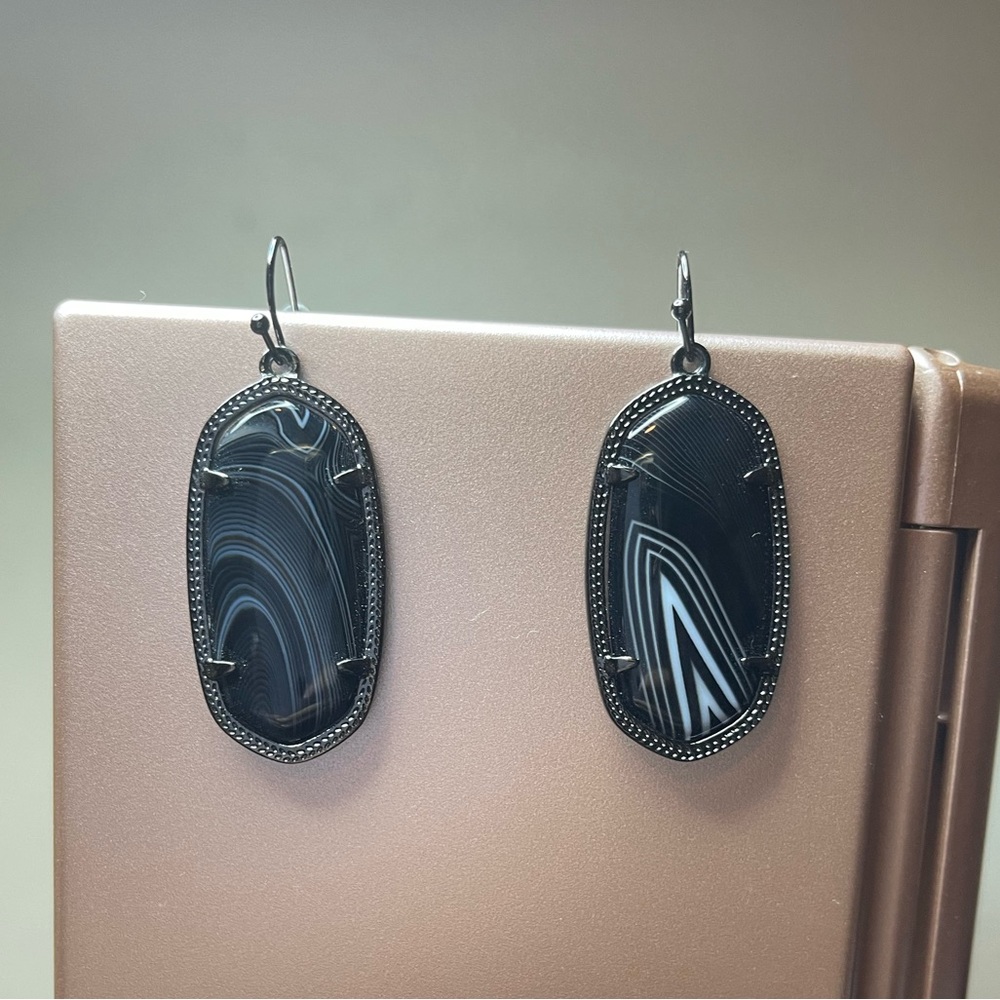 Beautiful Black Marble Kendra Scott Earrings